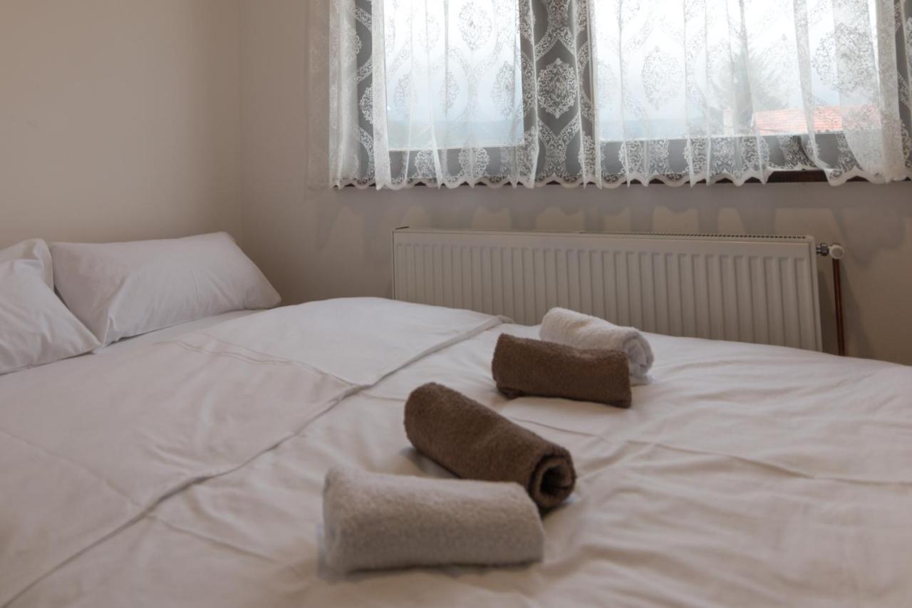 Aparthotel Viktorijini Konaci Kremna Exterior foto